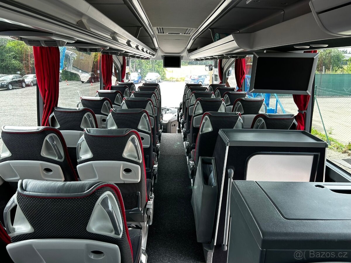 MB Travego 15 RHD - 11