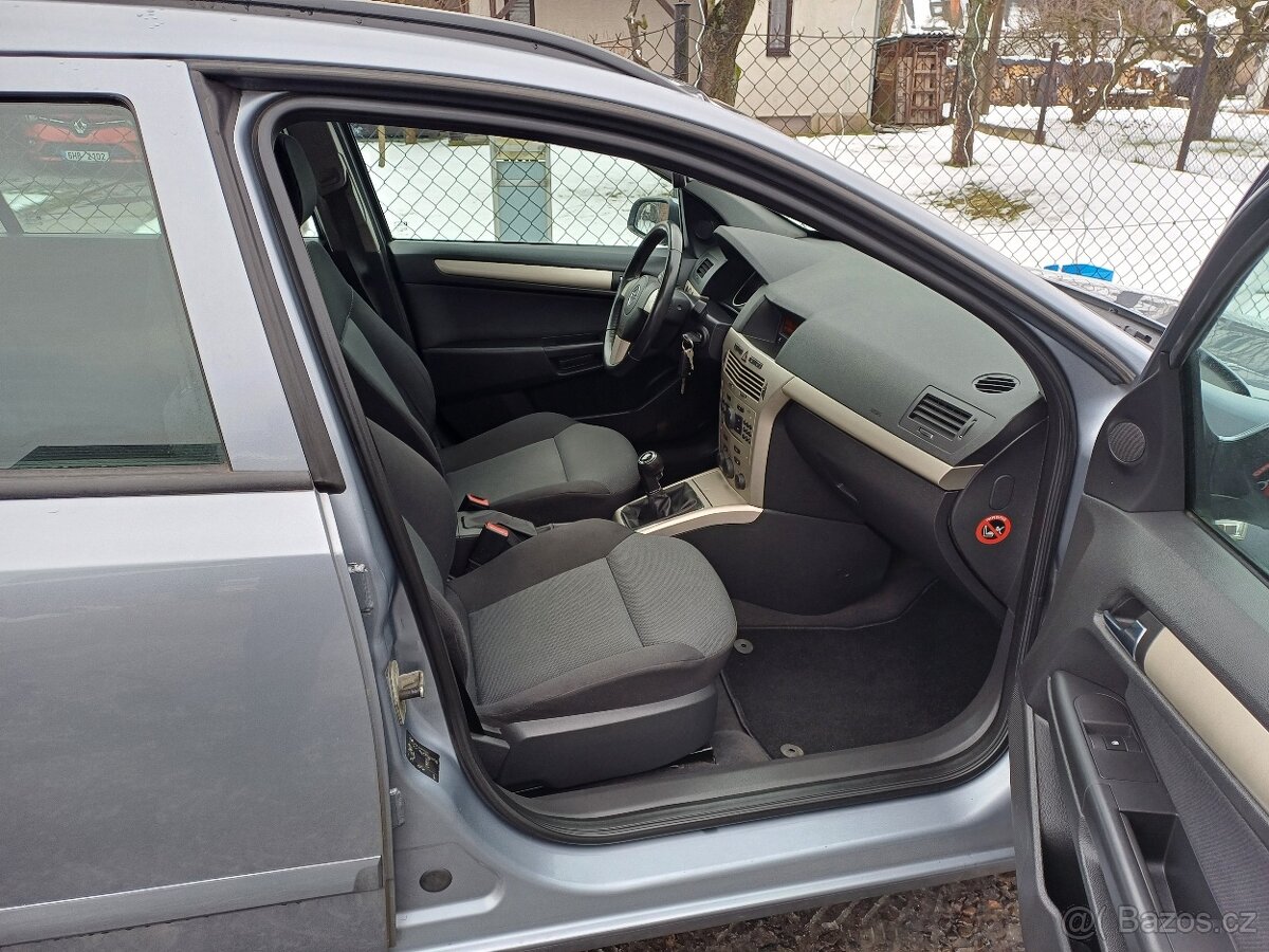 Benzínová Opel Astra 1.8 ..16V Tempomat - 11