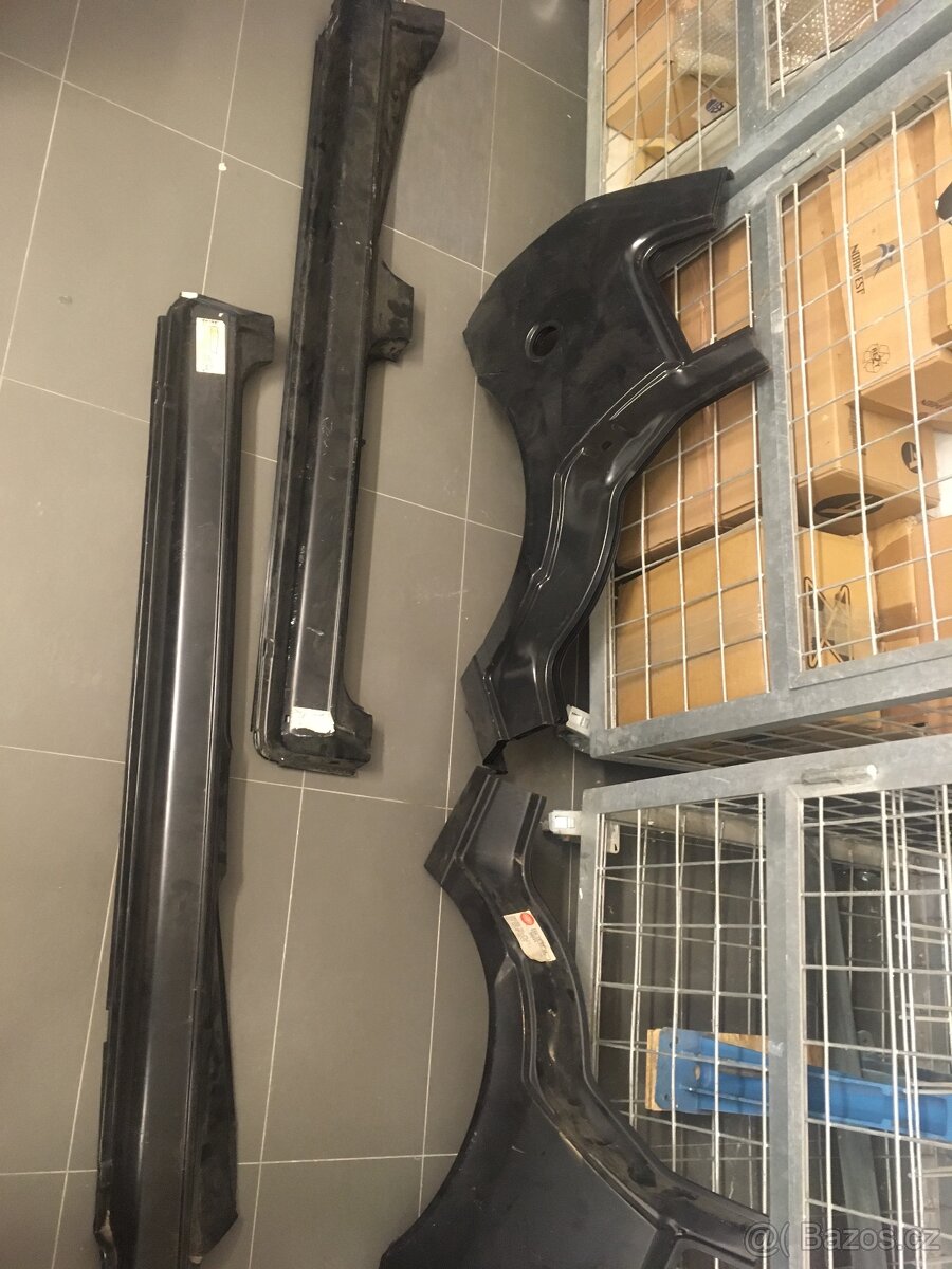 Prodám díly karoserie Fiat UNO - 11