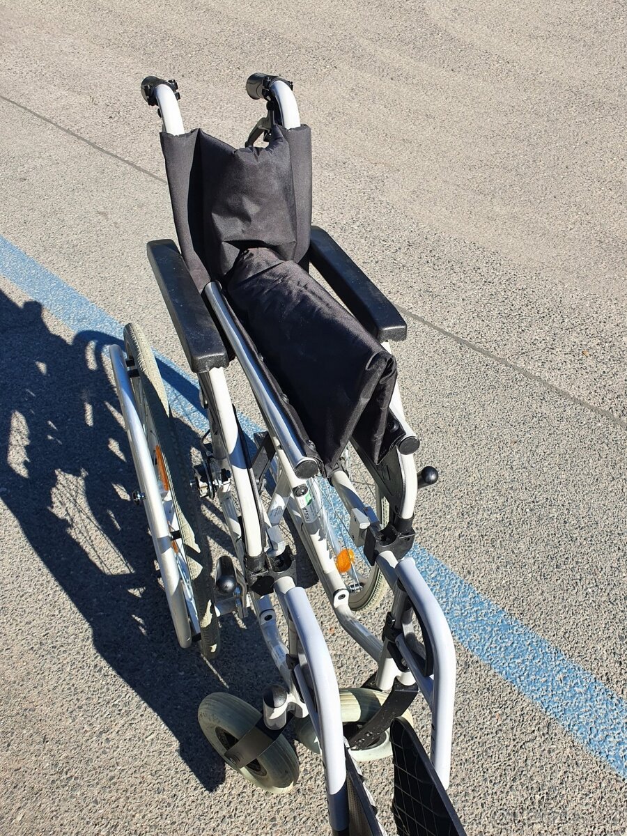 ŠIROKÝ značkový a lehký invalidní vozík SuperCENA - 11