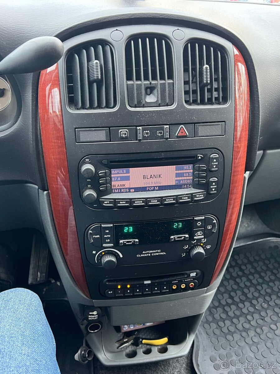 Chrysler Voyager - 11