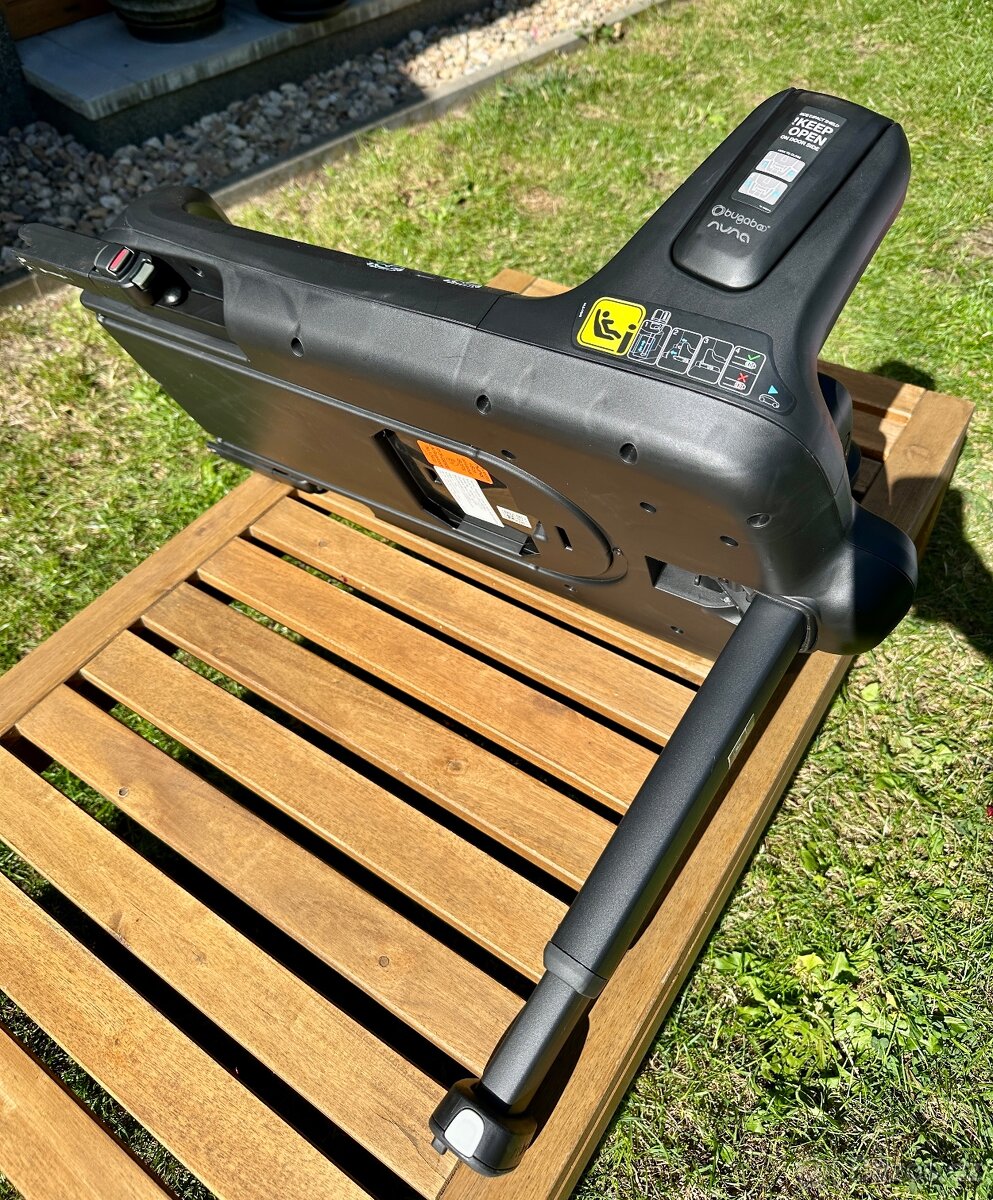 Autosedačka Bugaboo Turtle Air by Nuna BLACK + Isofix báze - 11