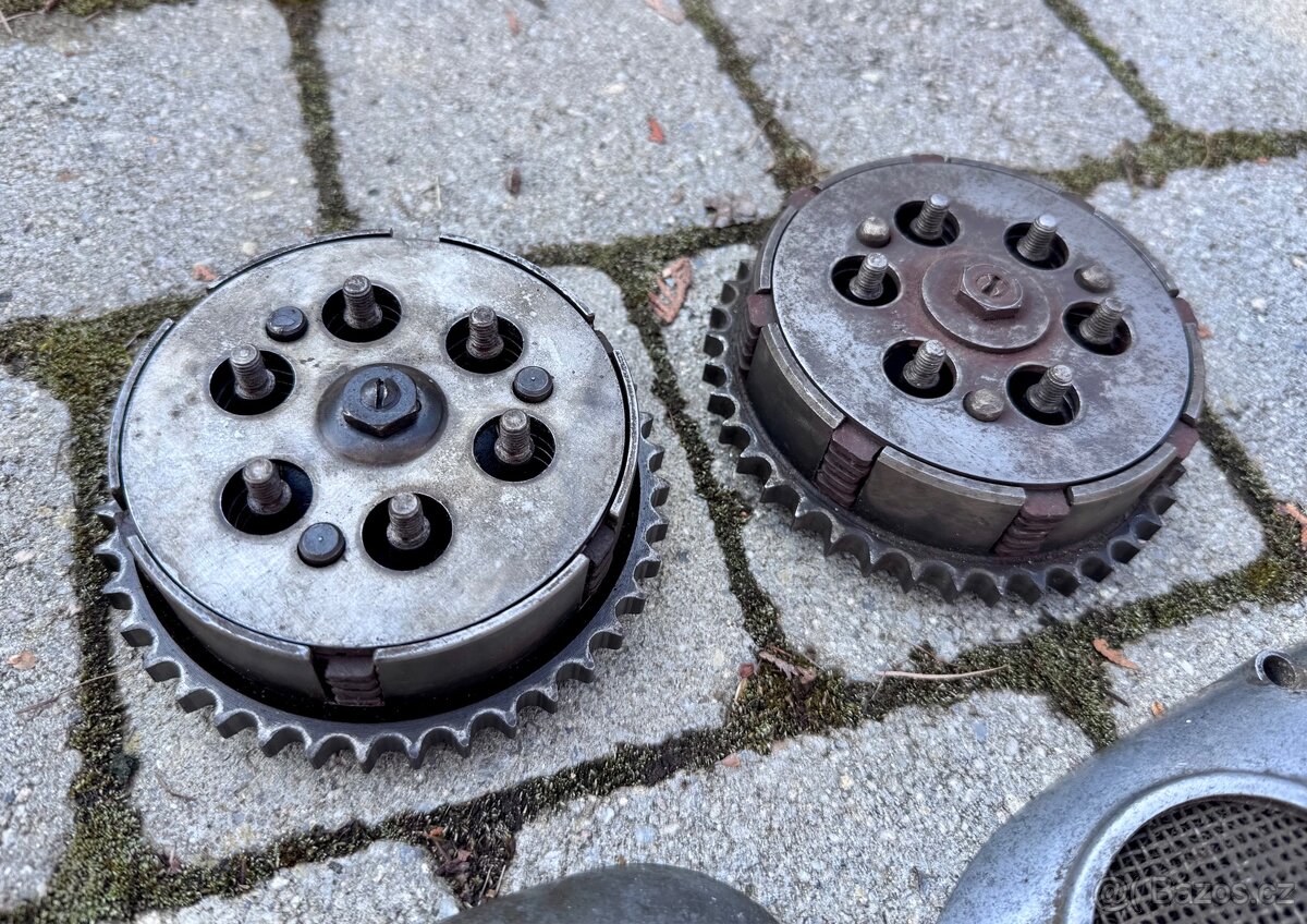 ČZ 125 B T 125 150 C, kývačka - díly motoru - 11