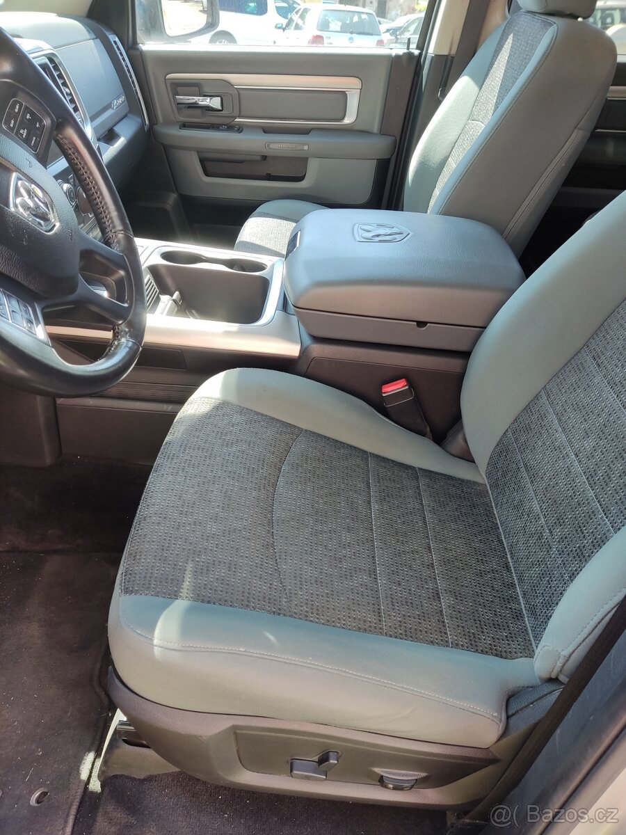 Dodge RAM 1500 Big Horn 2016 5.7 V8 DPH - 11