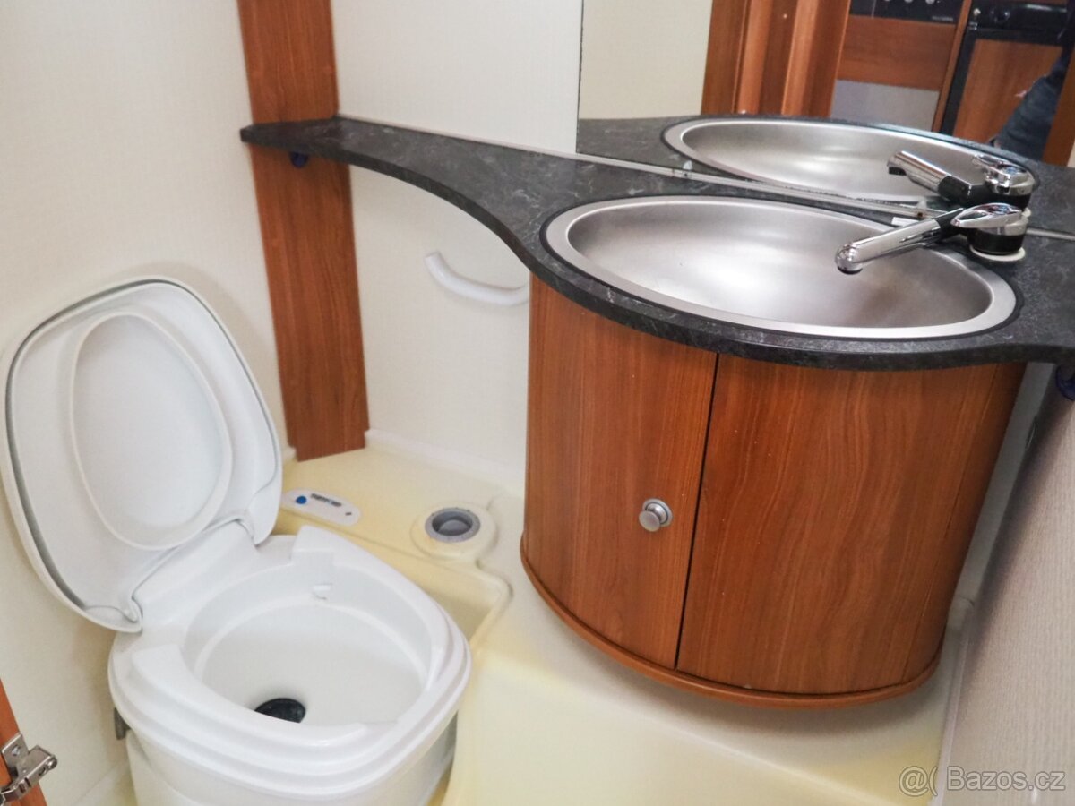 2011 Dethleffs Nomad EL3 spaní pro 4 osoby - 11