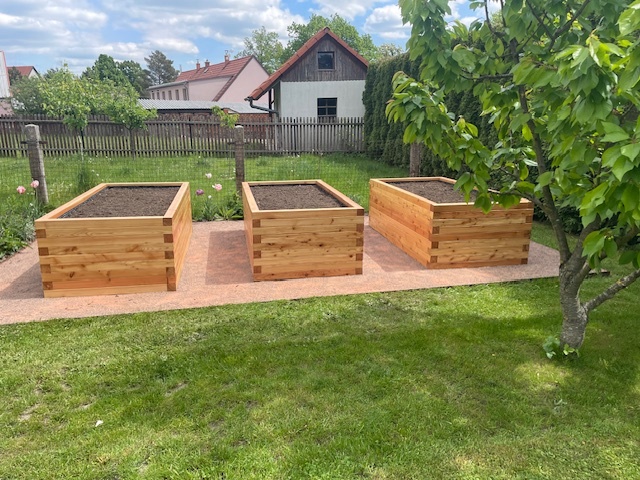 Vyvýšený záhon - poctivý modřínový MASIV - 11