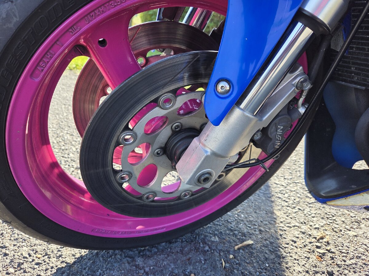 Suzuki gsxr750w - 11