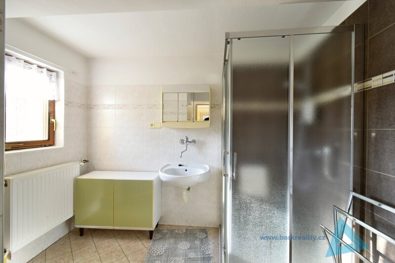 Rodinný dům se stodolou a garáží – Bříšťany u Hořic (okres J - 11