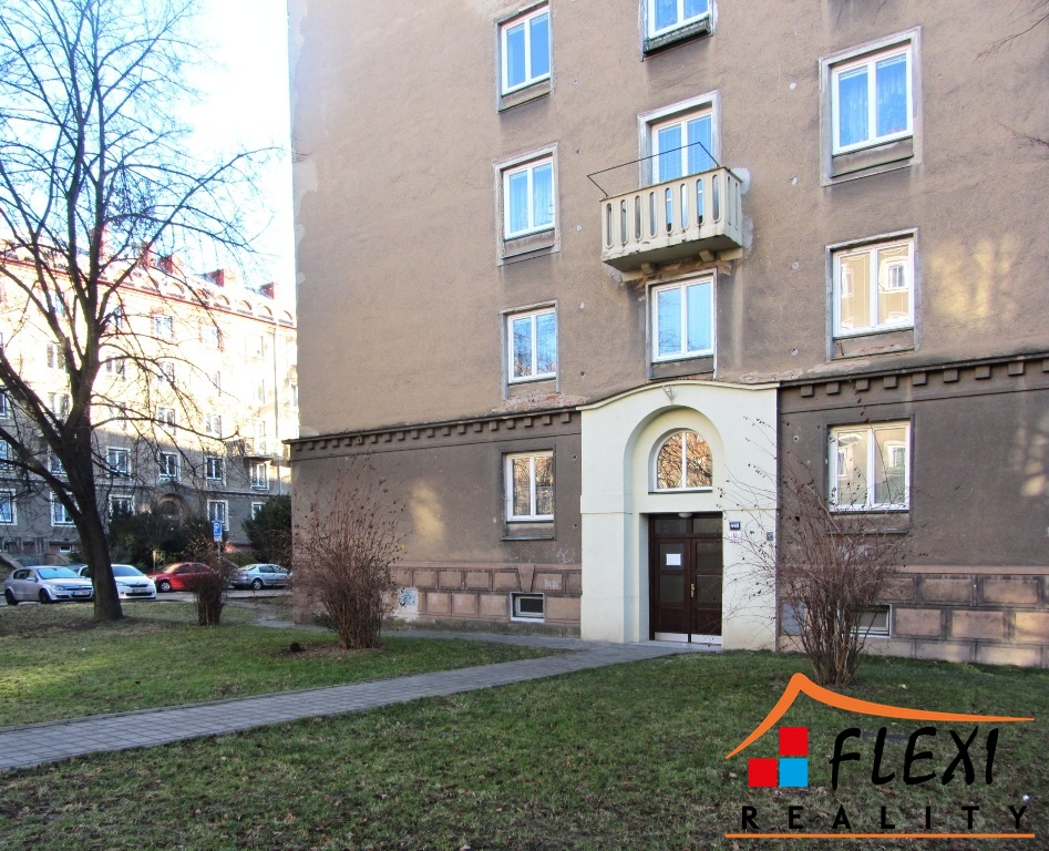 Pronájem bytu 2+1, 56m² - Ostrava, ul. Budovatelská - 11