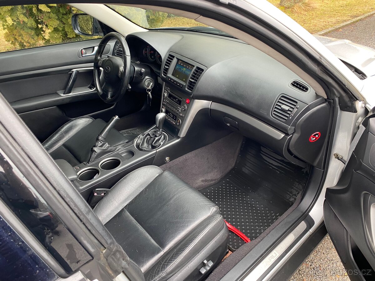 Subaru Outback 3.0 H6 - 11