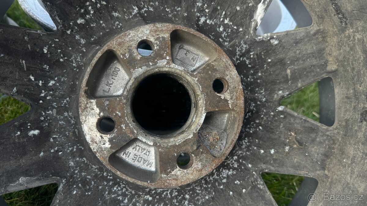 Originál dobové VW ALU kola/disky Fondmetal R15 4x100 - 11