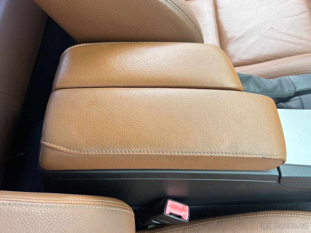 BMW e90 330d lci 180kw - 11