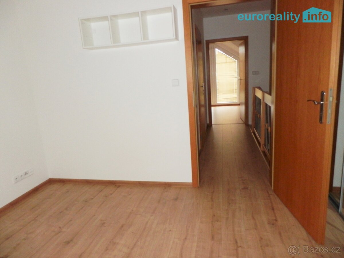 Prodej, rodinný dům, 88 m2 na pozemku 165 m2, Bašť, Praha-vý - 11