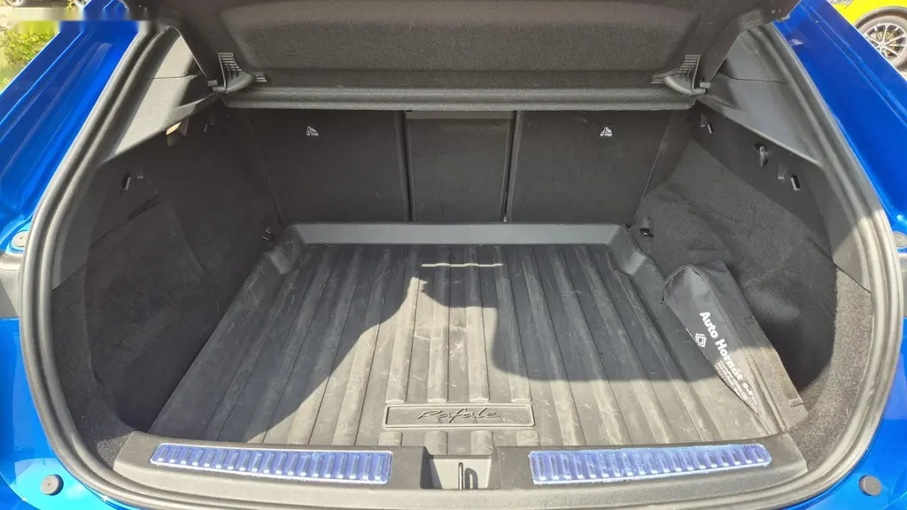 Renault Rafale, esprit Alpine hybrid ETech 200 - 11