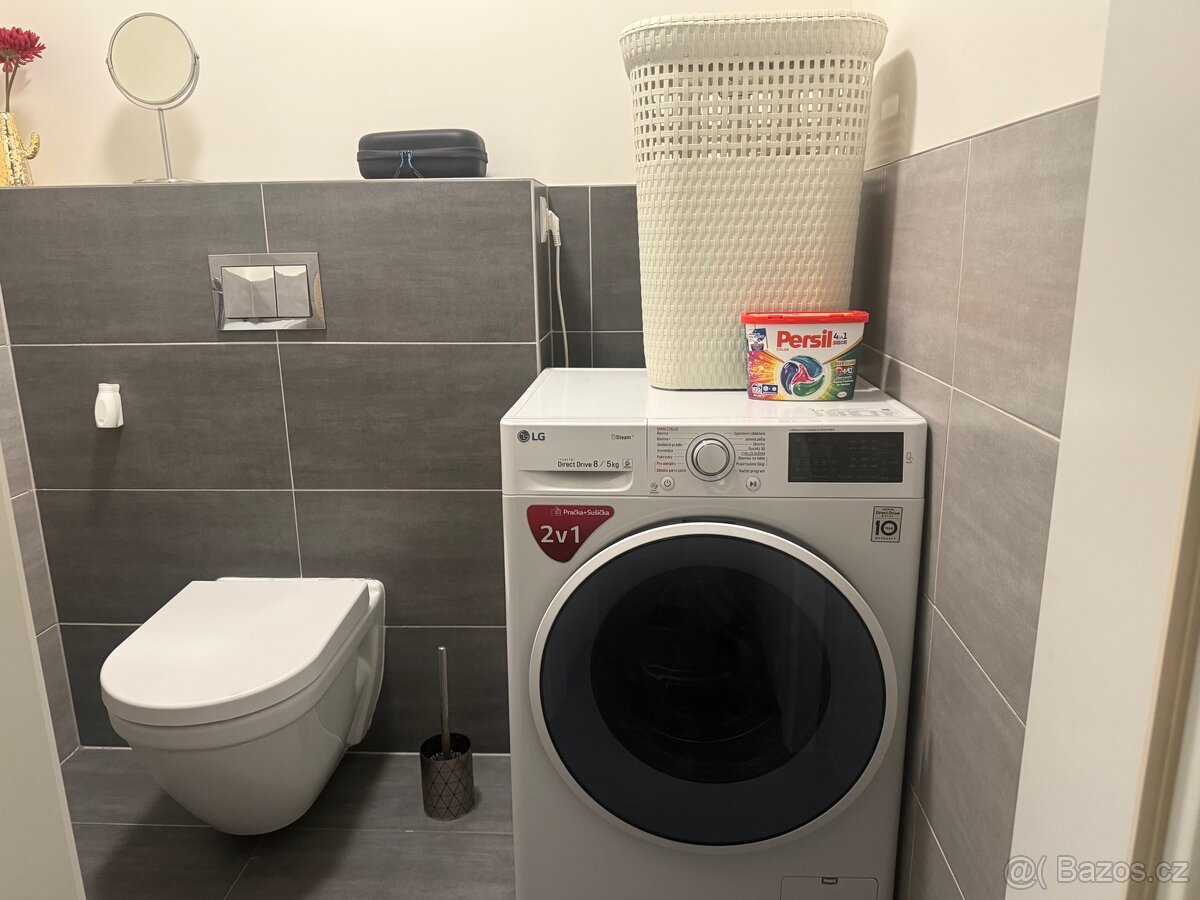 Prodej bytu 2+kk 59 m² s balkonem, garáží a sklepem - 11