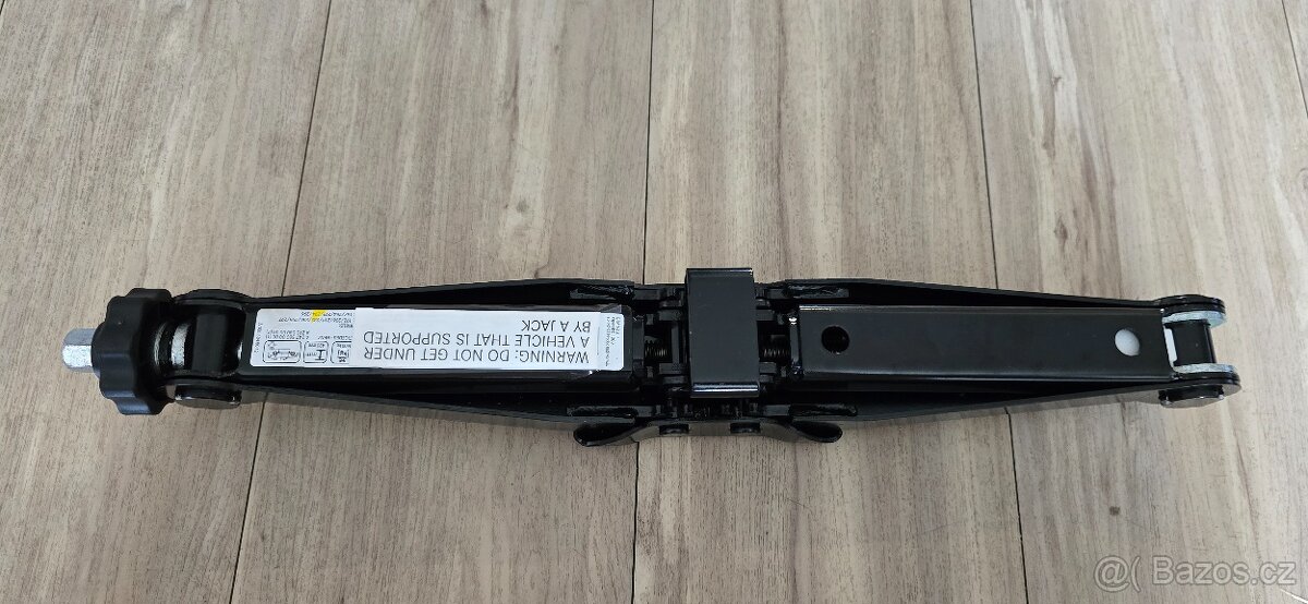 Hever s nářadím Mercedes-Benz 2023 - 11