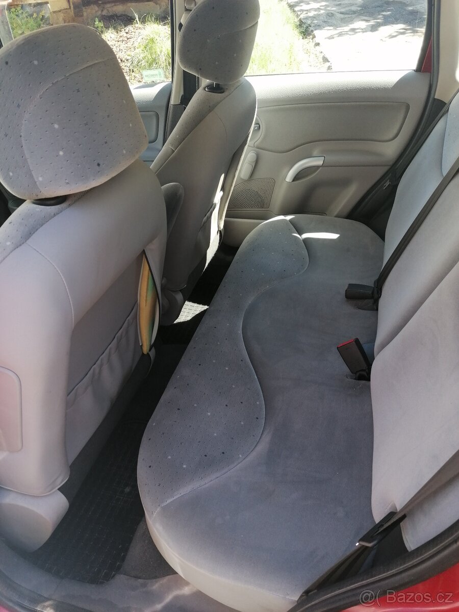 Citroen C3, rok 2003, 1.4I benzín - 11