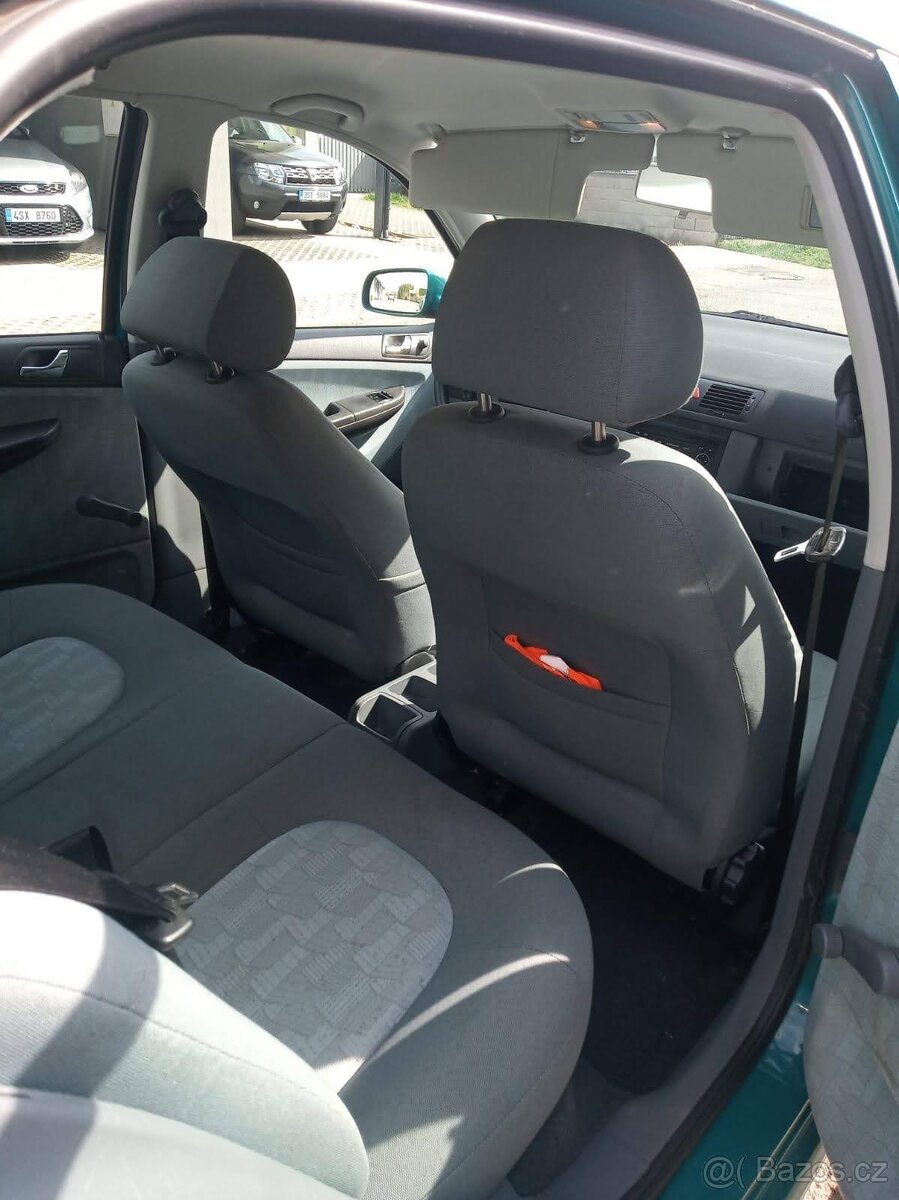 Škoda Fabia 1.4 sedan - 11