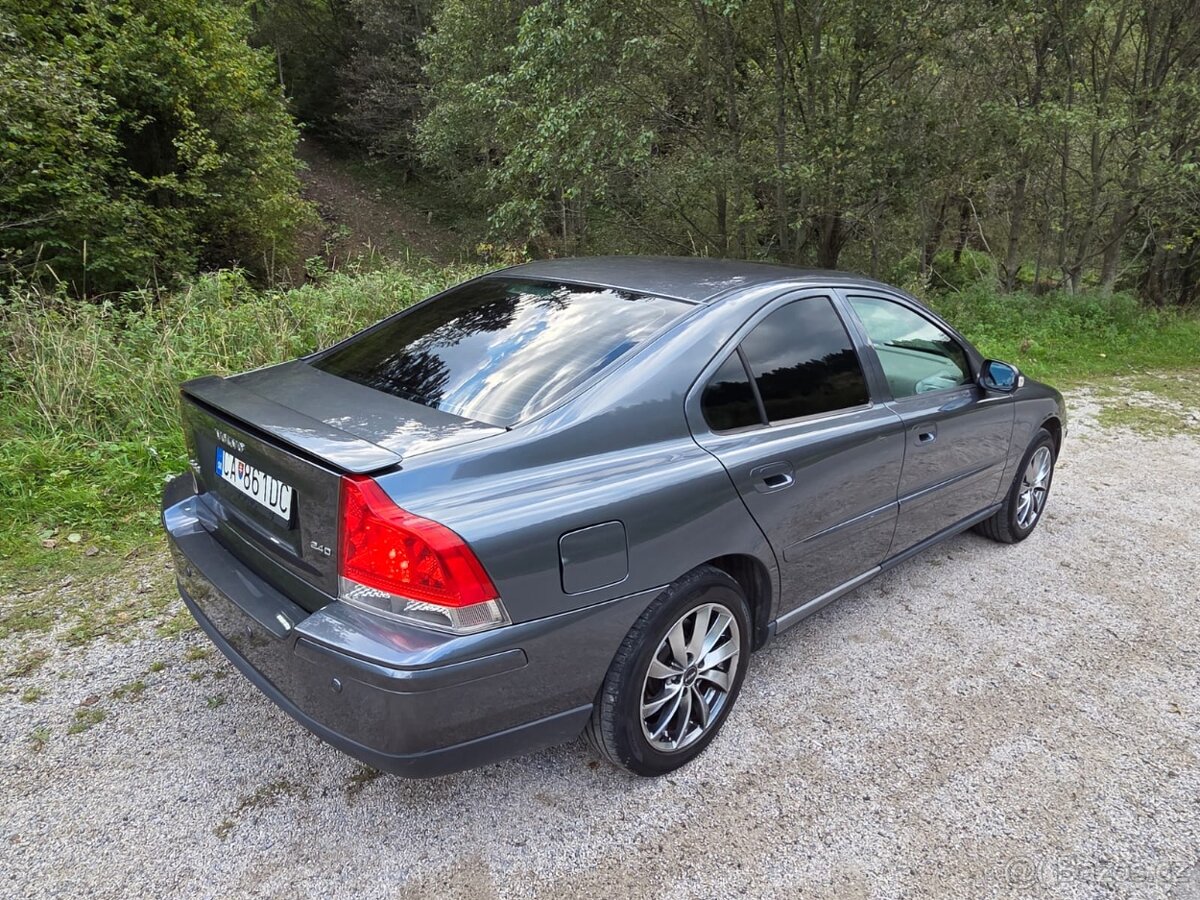 Volvo S60 2.4 D5 Geartronic - 11