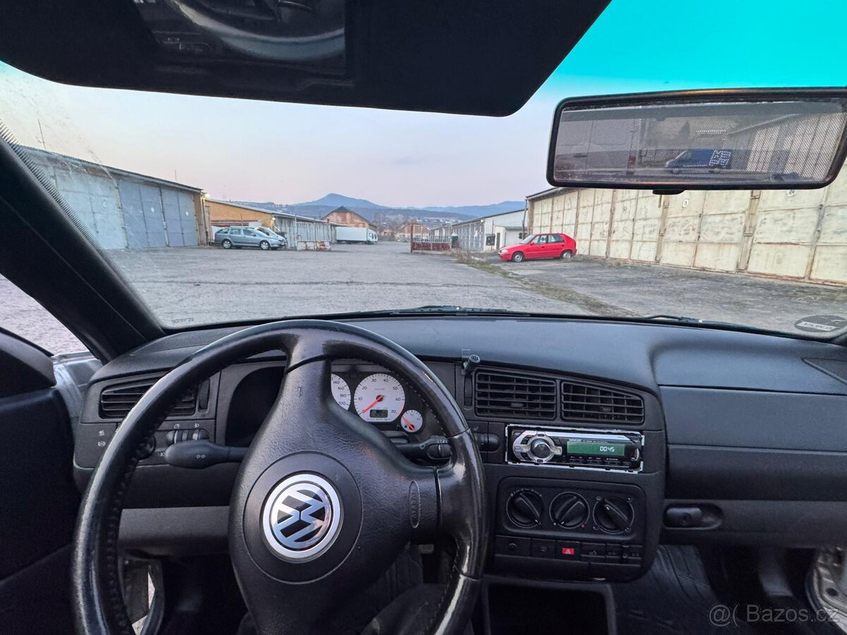 VW Golf Cabrio 1.6 74 kW, r. 2000 - 11
