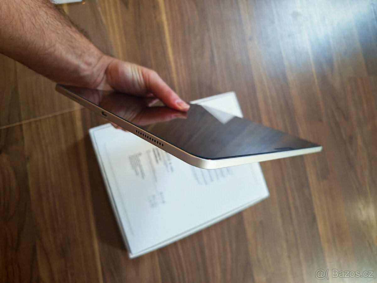 iPad Air 13 WiFi 128 GB - TOP STAV V ZARUCE - 11