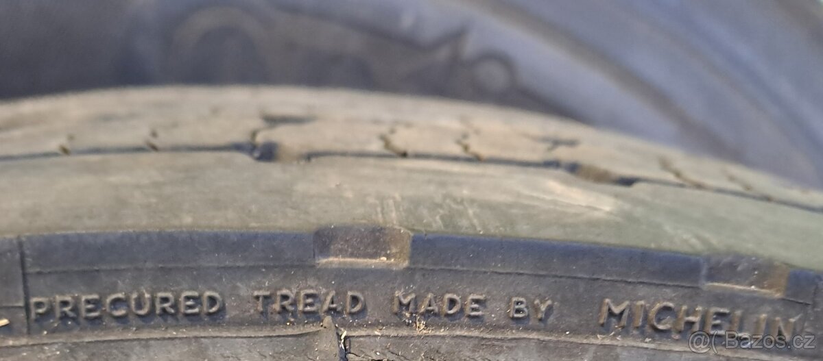 2 protektory 295/80 R 22,5 - 11
