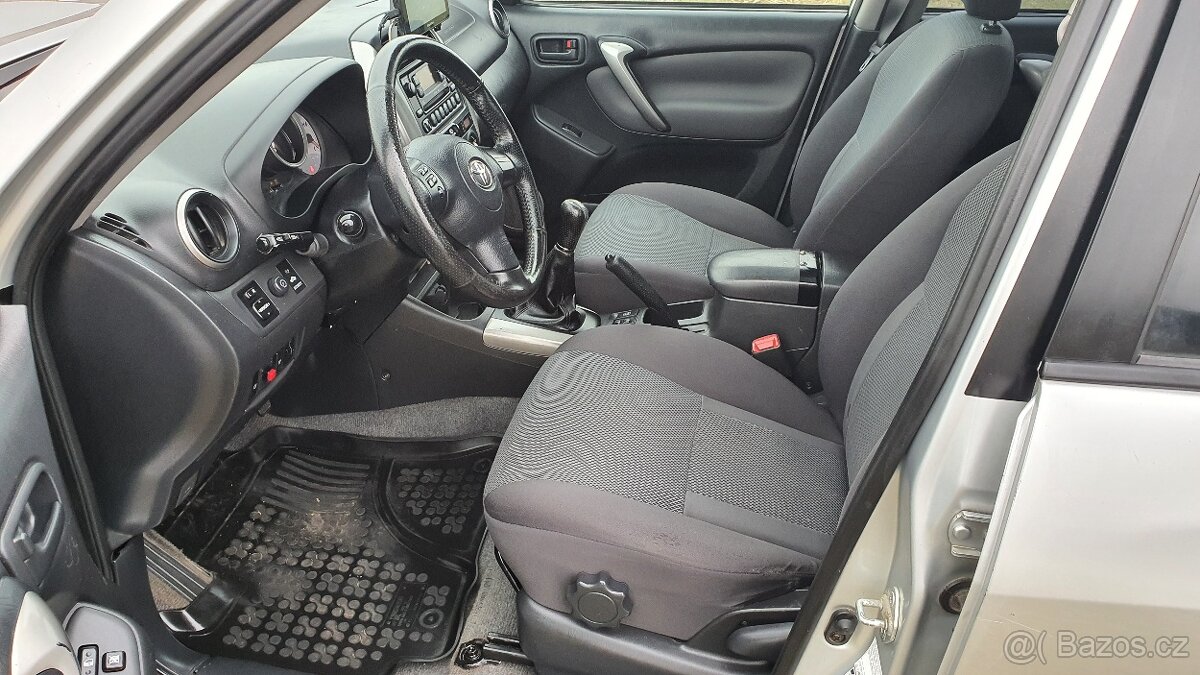 Toyota RAV4 2.0 85kW, 4x4 , r.v.2004 - 11