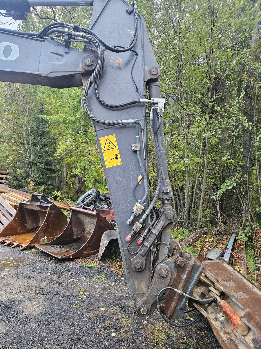 Pásový bagr Volvo EC160e - 11