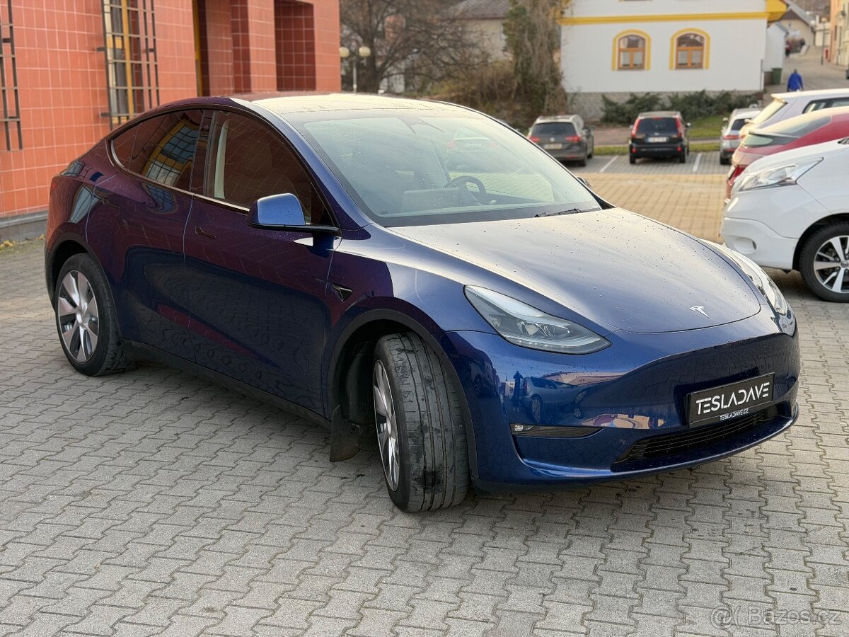 Tesla Model Y Long Range AWD – 2023 – Deep Blue Metallic - 11