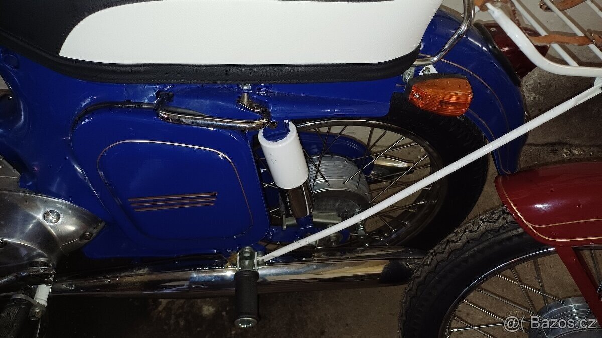 PRODÁM DĚDOVOU SBÍRKU MOTOREK - 11