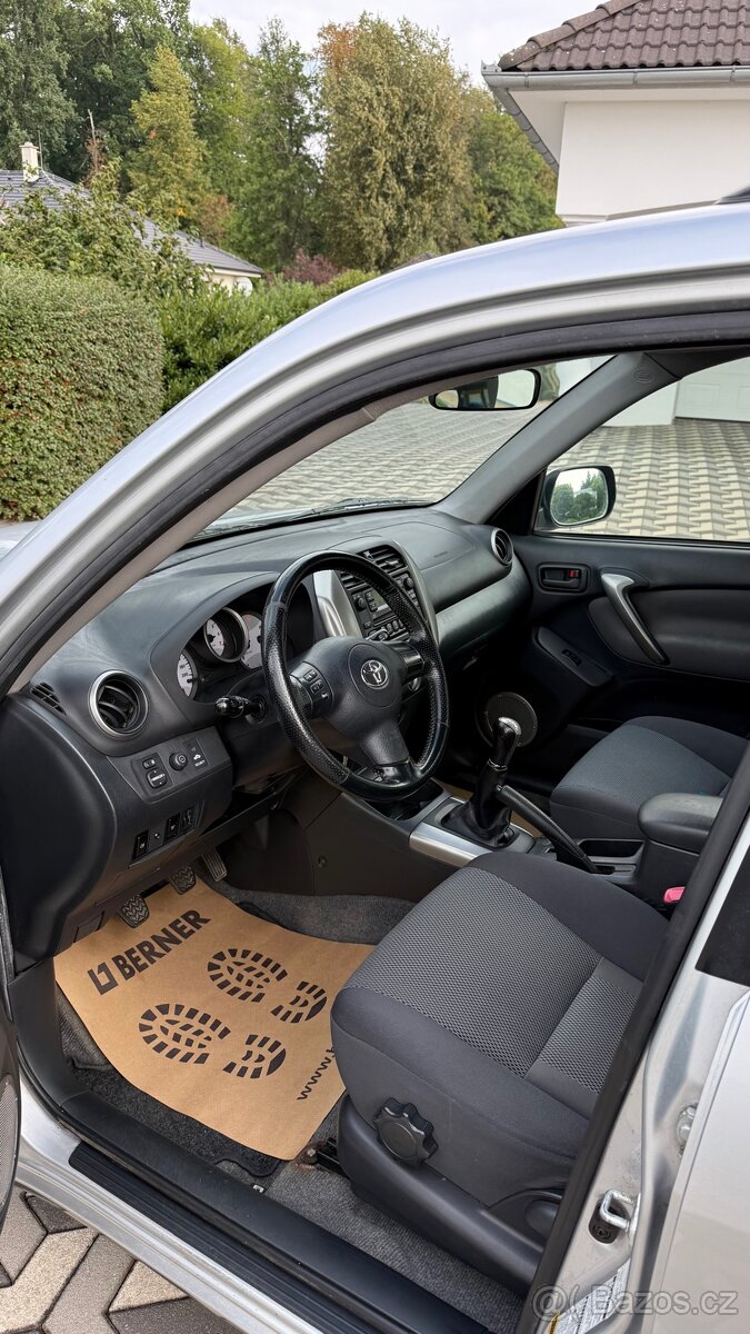 TOYOTA RAV4 2.0D4D 85kw 4x4 - 11