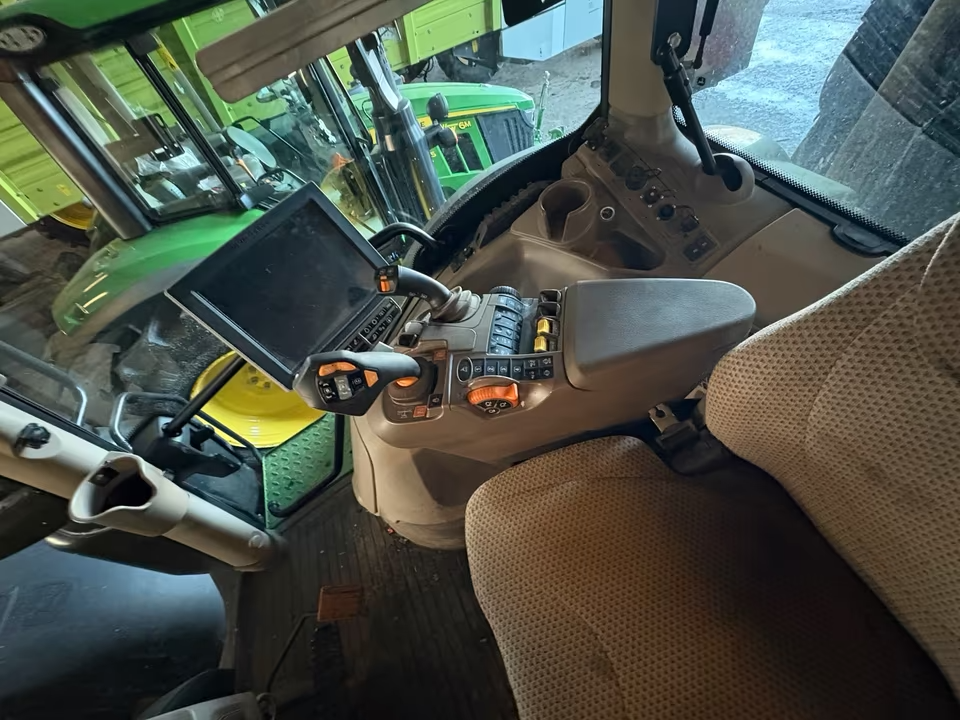 John Deere 6R250 - 11
