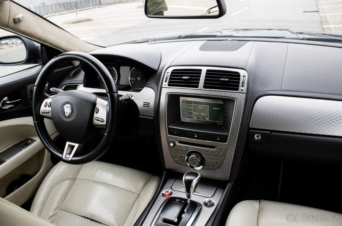 Jaguar XKR 4.2 Coupé 306kW A6, (2007) - 11