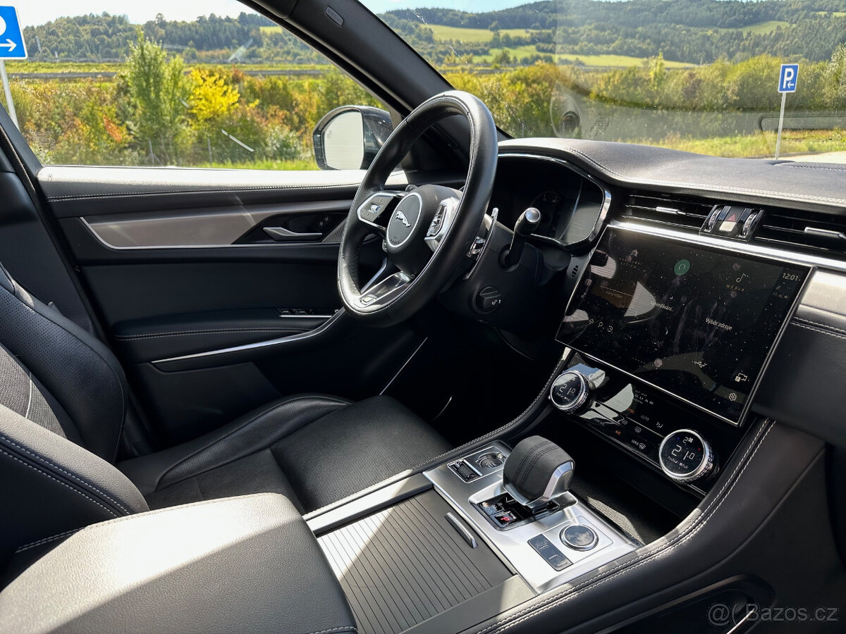 Jaguar F-Pace 2.0 D200 MHEV R-Dynamic S AWD A/T - 11