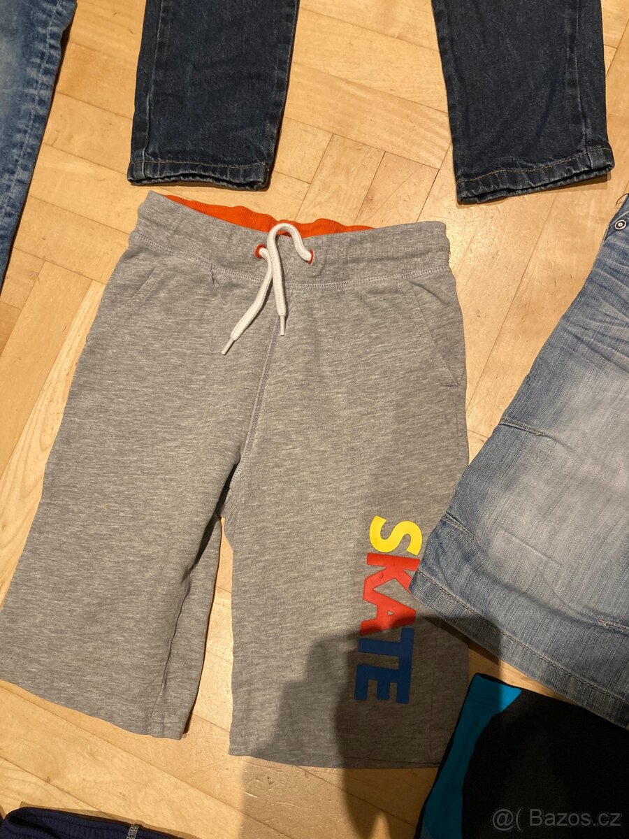 Balík věcí kluk 122,128 - 11