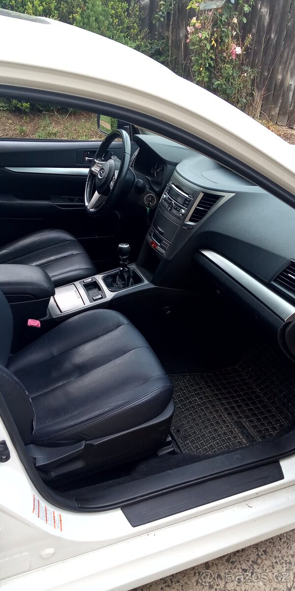 Subaru Legacy Outback-rv-2010 - 11