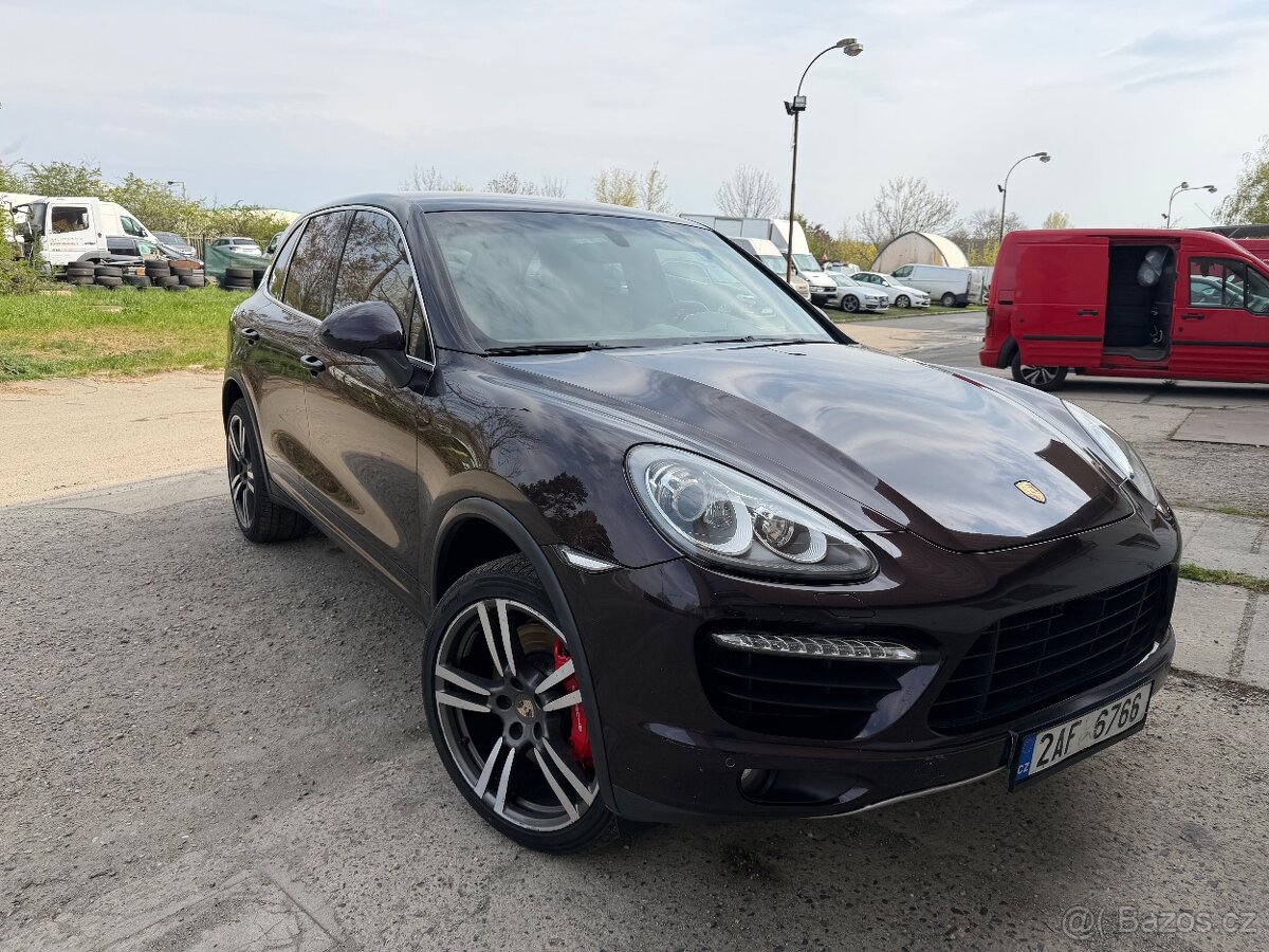 Porsche Cayenne Turbo 4.8 V8 Biturbo | 368 kW - 11
