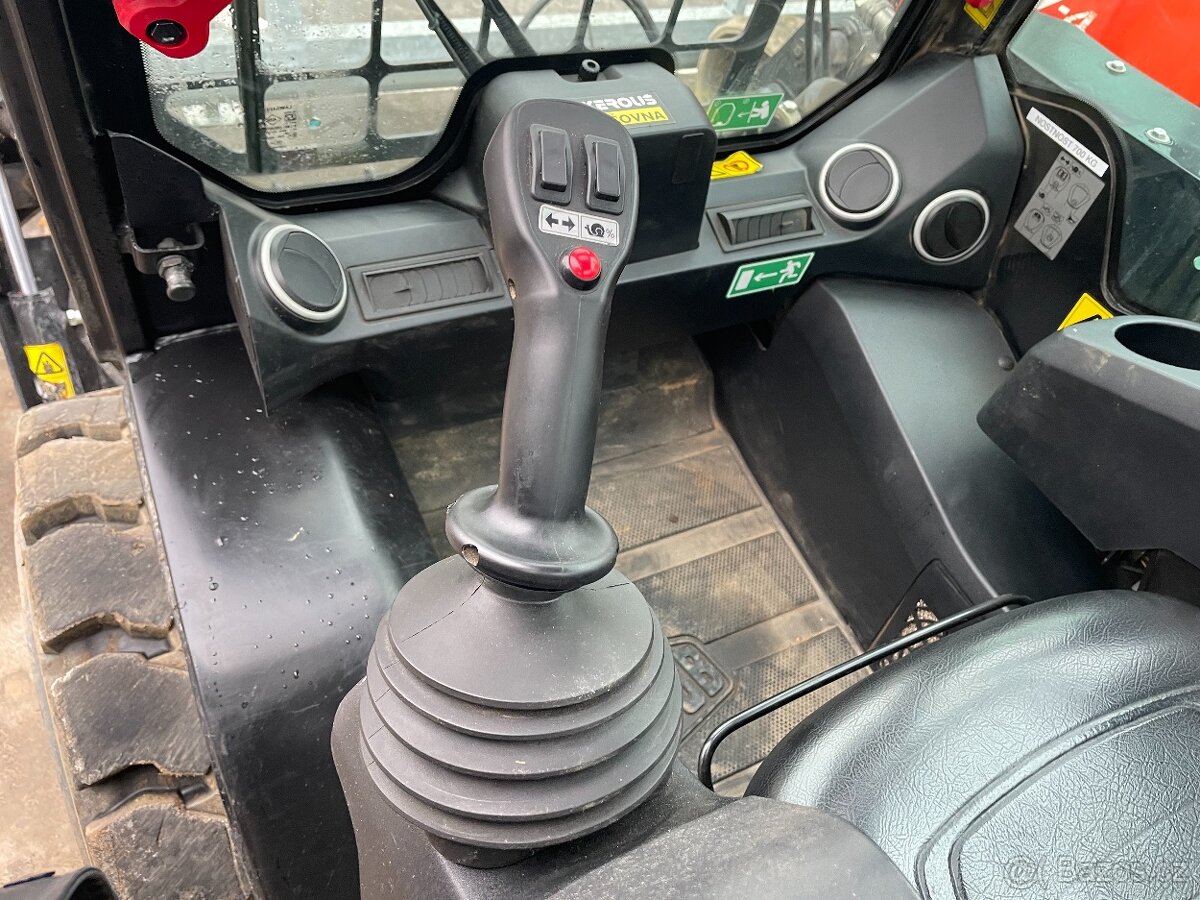 Smykový nakladač JCB 155 - 11