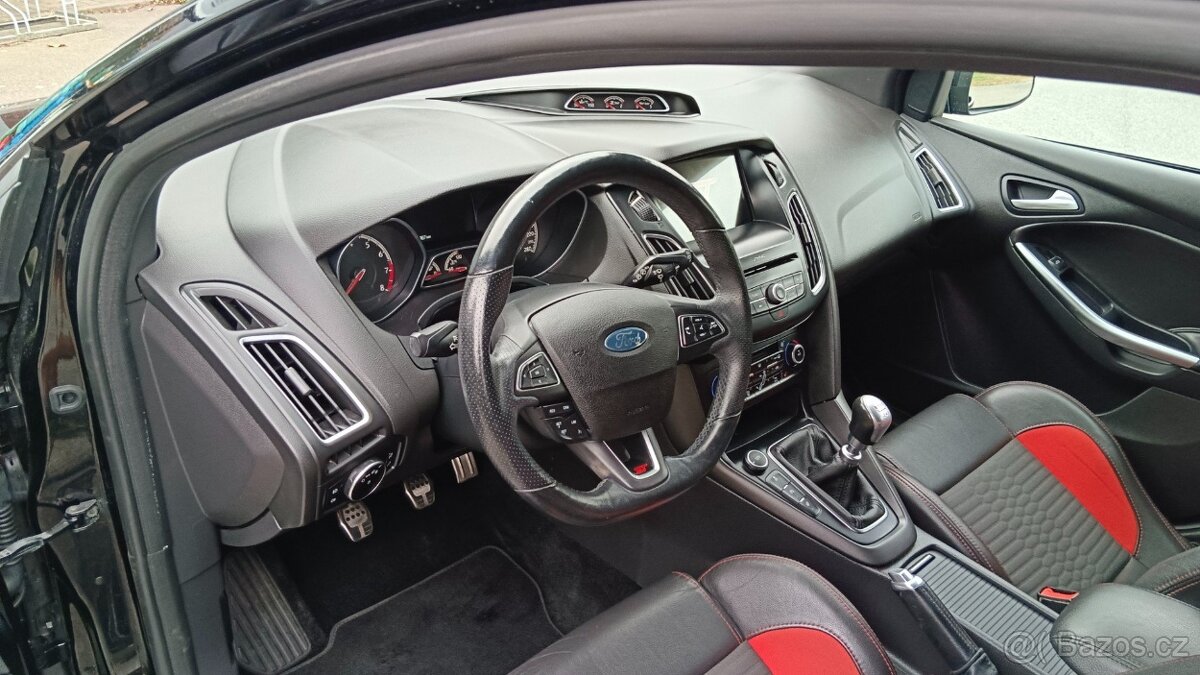 Ford Focus 2.0 I ST 184 KW - 11