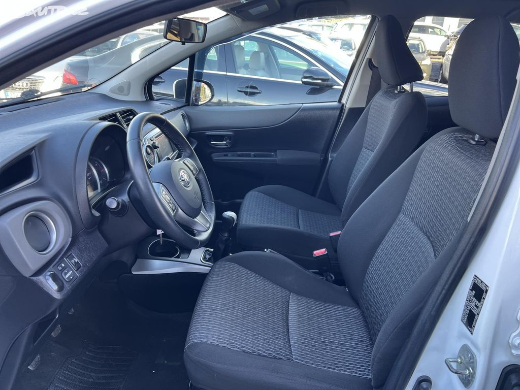 🚗 Toyota Yaris 1.0VVTi KAMERA TAŽNÉ PŮVOD ČR - 11