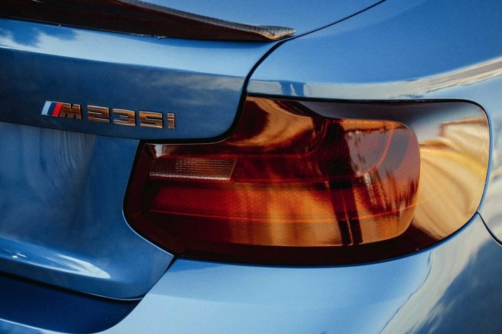 BMW "M2" M235i 2015 cca 400 koní, zadohrab, krásné auto - 11