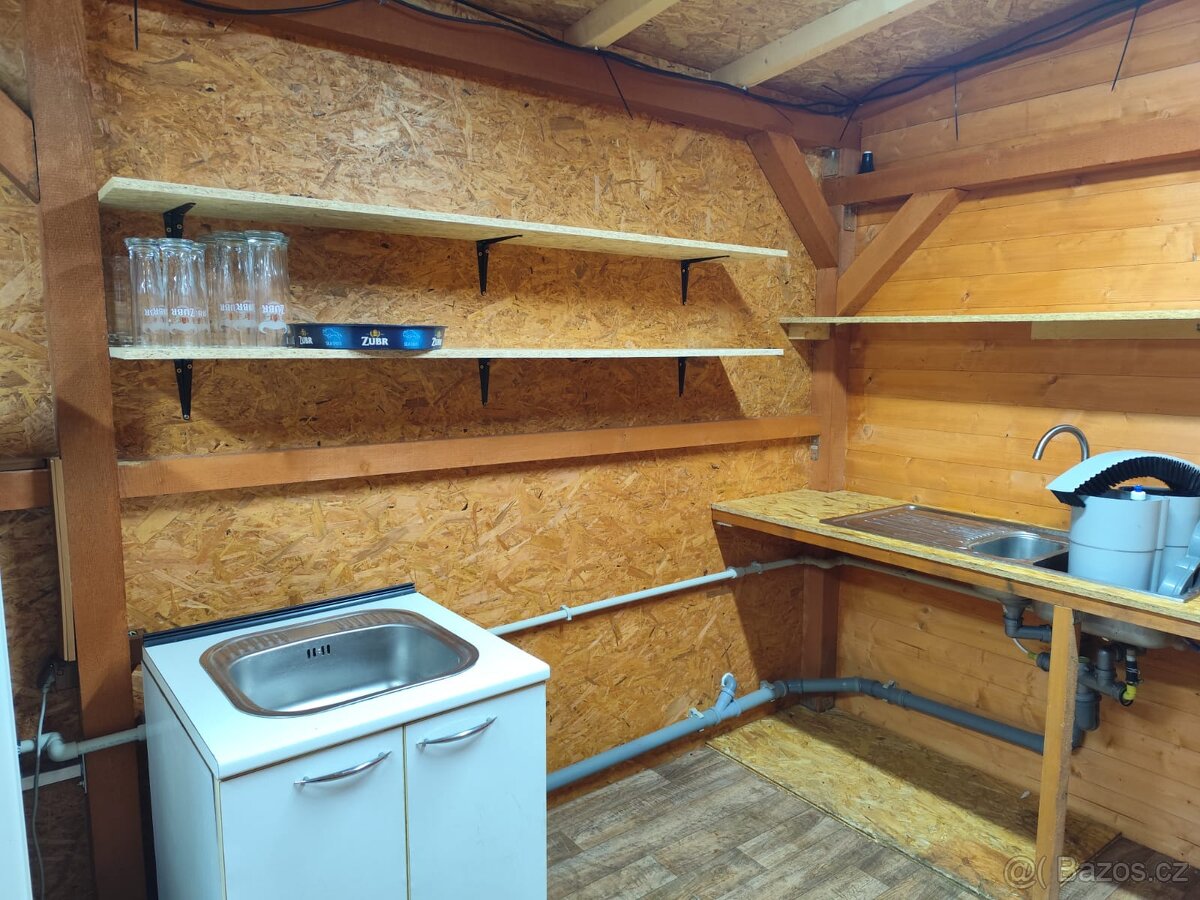 Sezónní prodejní stánek - 11