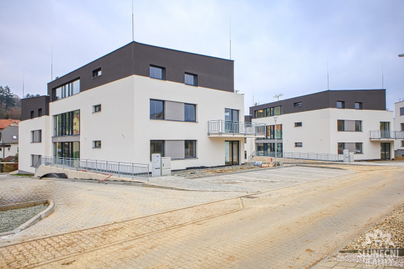 Pronájem bytu 1+kk, 32 m² v novostavbě s terasou, lokalita P - 11