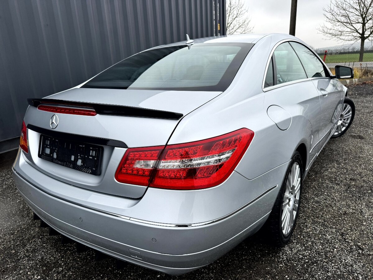 MERCEDES-BENZ E KUPÉ, 2.2 CDi 125kW, automat, krásný stav - 11