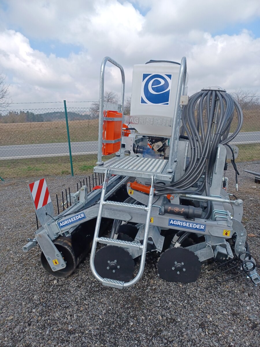 Secí stroj pro přísev TTP - 11