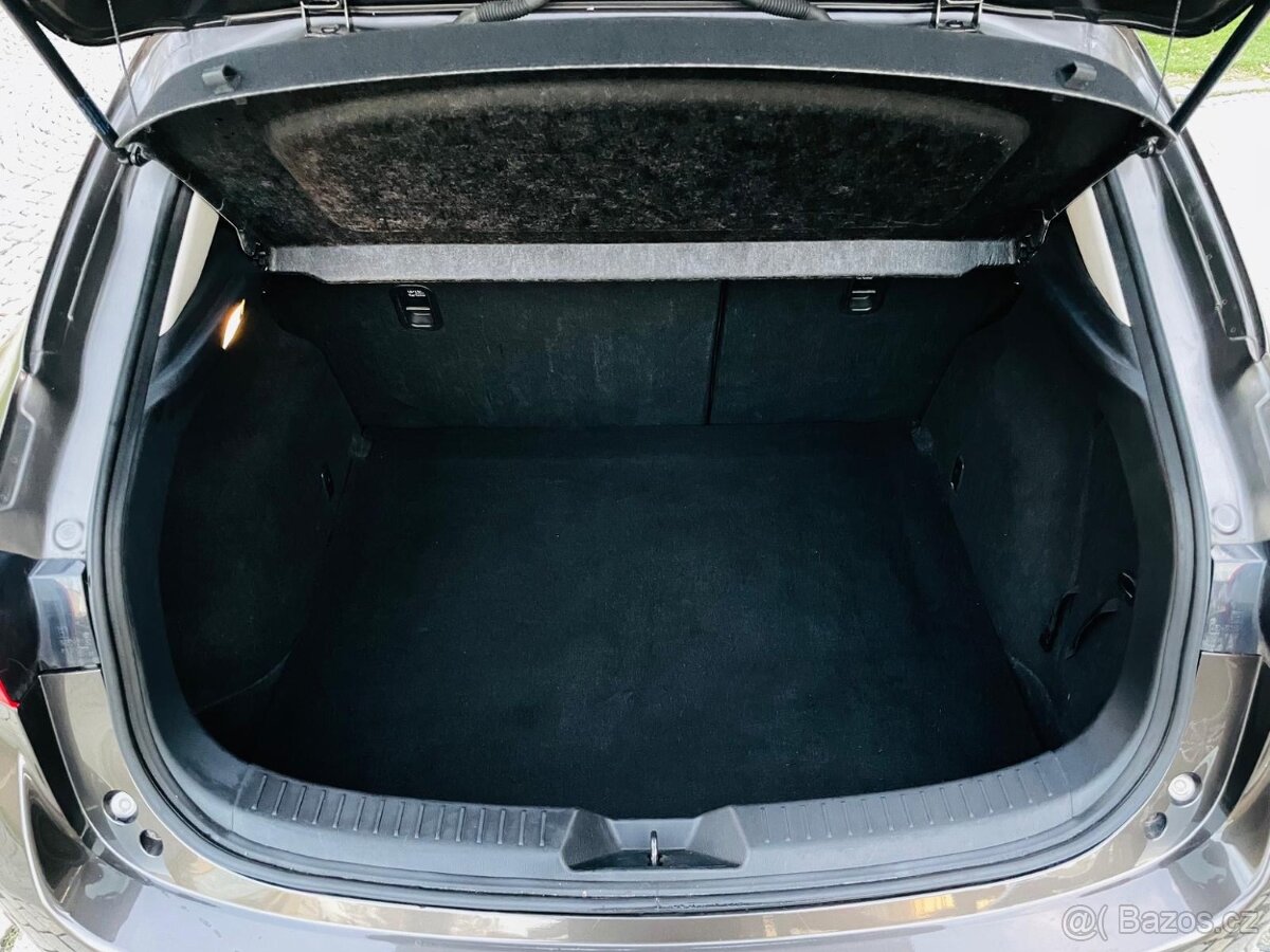 Mazda 3 2.0i BENZIN AUTOMAT VÝHŘEV LED SENZORY - 11