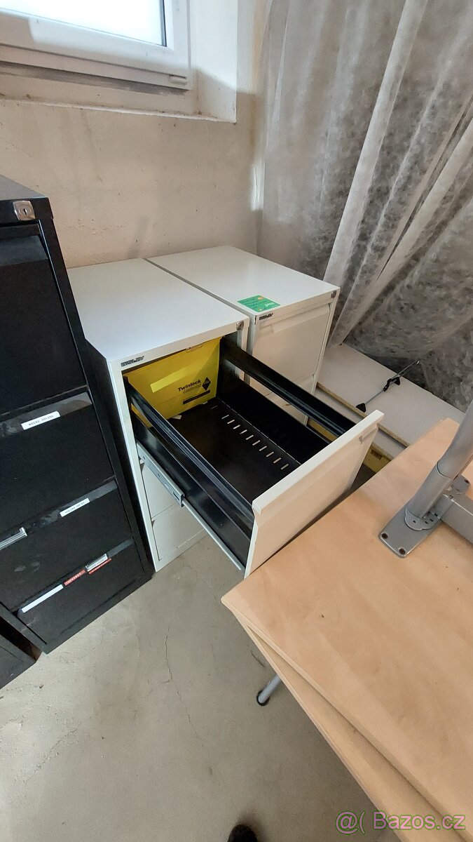 Kancelářský nábytek - 11