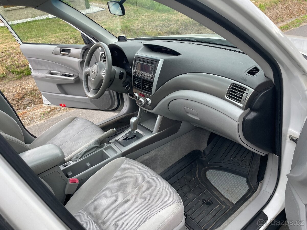 Subaru Forester benzin automat 2.0 - 11