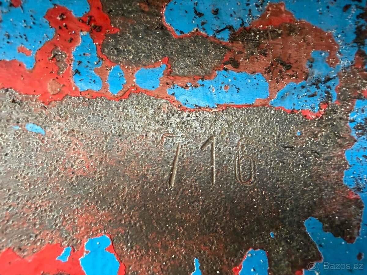 LKT 80 4x4 1980 VIN 716 - 11