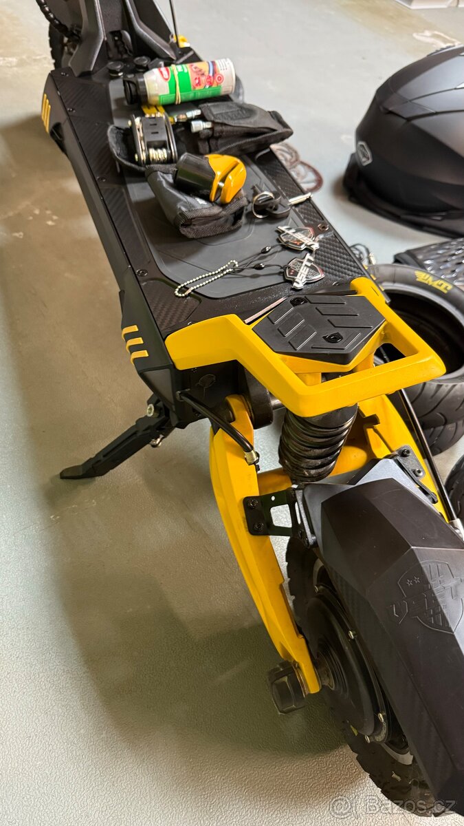 VSETT 10+ (1250Wh) – TOP STAV + OBŘÍ VÝBAVA 🔥 - 11